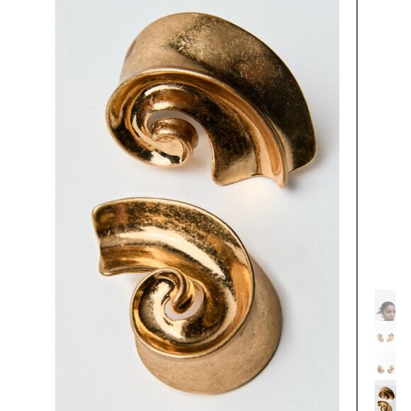 NWT ZARA SEMI-CIRCULAR EARRINGS GOLD COLOR - Picture 2 of 3
